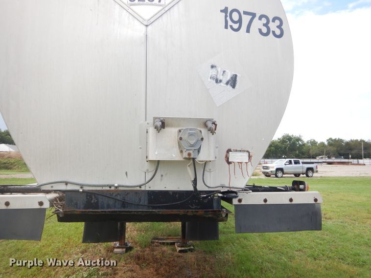 image for item DH3578 1988 Fruehauf TEH-F2-7000 tank trailer