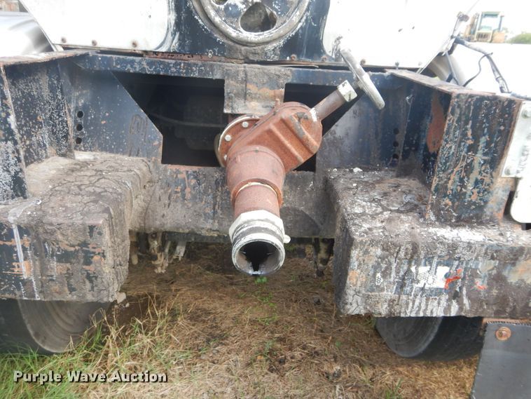 image for item DH3578 1988 Fruehauf TEH-F2-7000 tank trailer