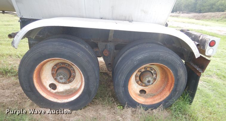 image for item DH3578 1988 Fruehauf TEH-F2-7000 tank trailer
