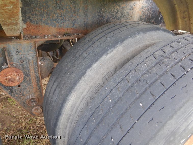 image for item DH3578 1988 Fruehauf TEH-F2-7000 tank trailer