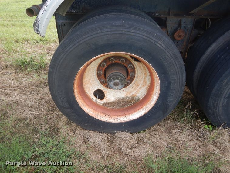 image for item DH3578 1988 Fruehauf TEH-F2-7000 tank trailer