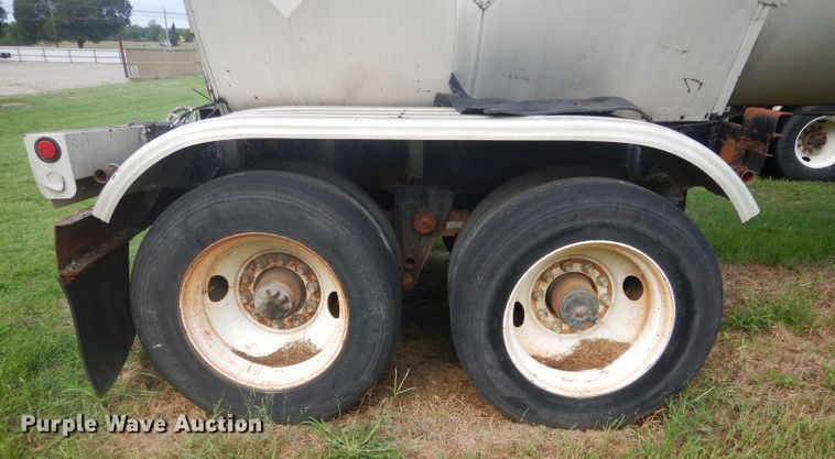 image for item DH3578 1988 Fruehauf TEH-F2-7000 tank trailer