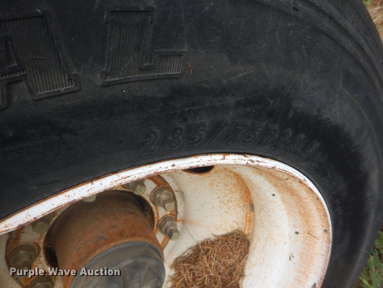 image for item DH3578 1988 Fruehauf TEH-F2-7000 tank trailer