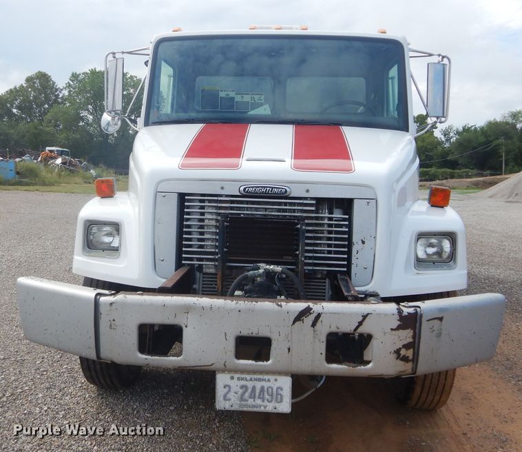 image for item DH3579 2001 Freightliner FL70 oil distributor truck