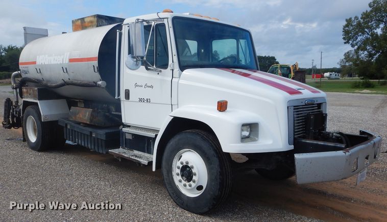 image for item DH3579 2001 Freightliner FL70 oil distributor truck