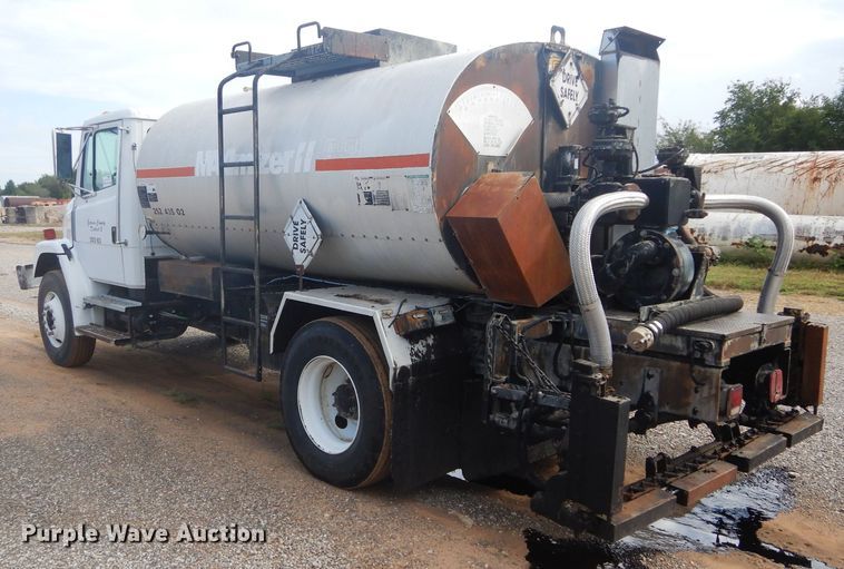 image for item DH3579 2001 Freightliner FL70 oil distributor truck