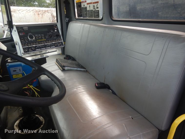 image for item DH3579 2001 Freightliner FL70 oil distributor truck