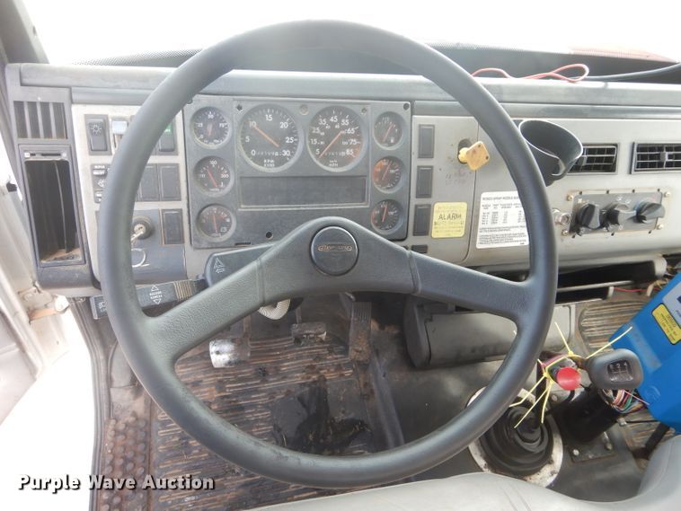 image for item DH3579 2001 Freightliner FL70 oil distributor truck