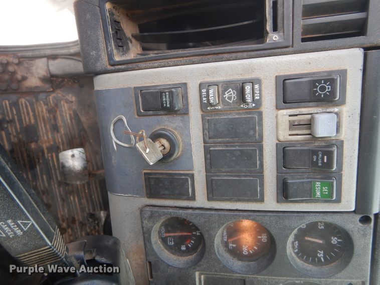 image for item DH3579 2001 Freightliner FL70 oil distributor truck