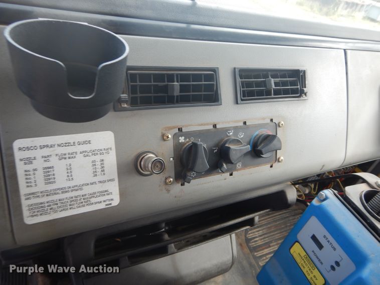 image for item DH3579 2001 Freightliner FL70 oil distributor truck