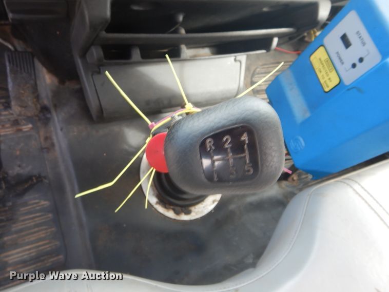 image for item DH3579 2001 Freightliner FL70 oil distributor truck