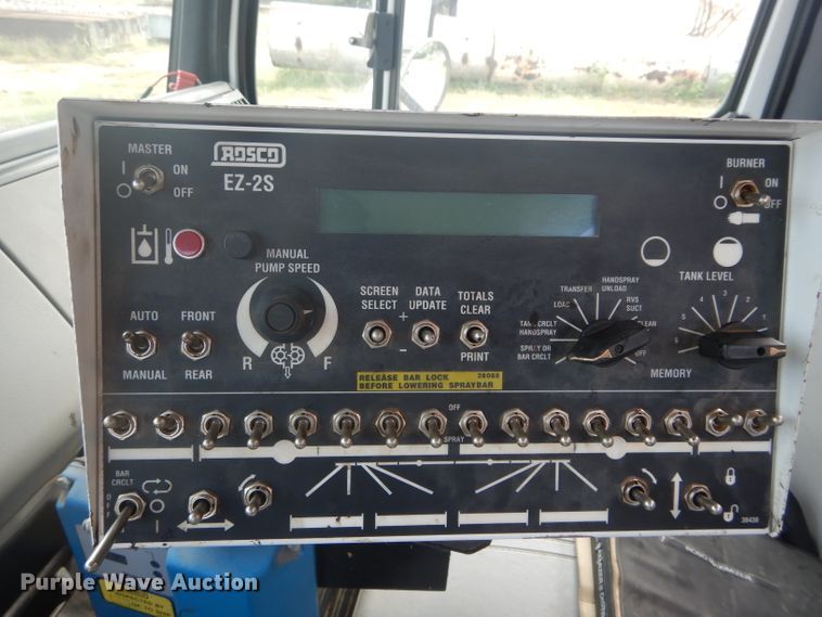 image for item DH3579 2001 Freightliner FL70 oil distributor truck