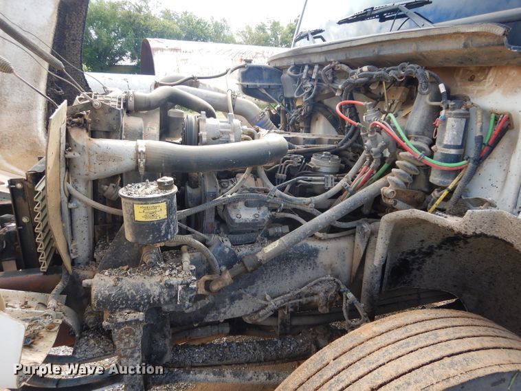 image for item DH3579 2001 Freightliner FL70 oil distributor truck