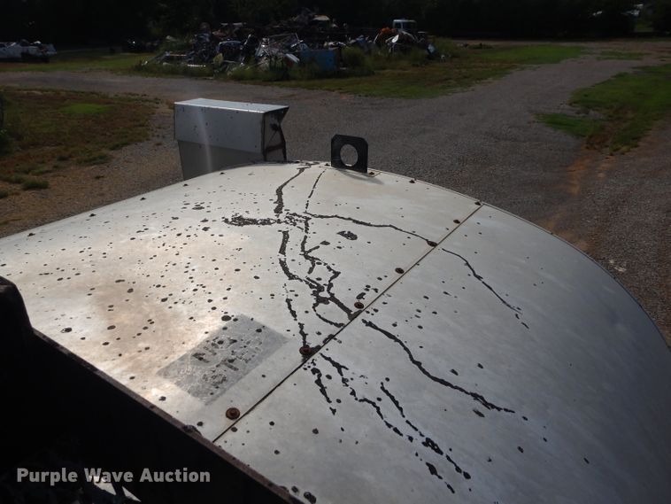 image for item DH3579 2001 Freightliner FL70 oil distributor truck