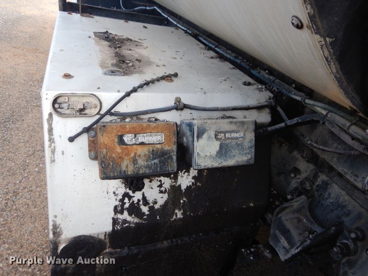 image for item DH3579 2001 Freightliner FL70 oil distributor truck