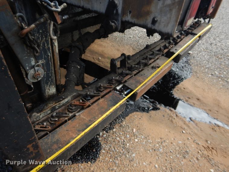 image for item DH3579 2001 Freightliner FL70 oil distributor truck