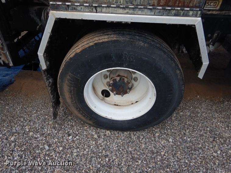 image for item DH3579 2001 Freightliner FL70 oil distributor truck