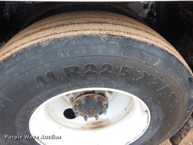 image for item DH3579 2001 Freightliner FL70 oil distributor truck