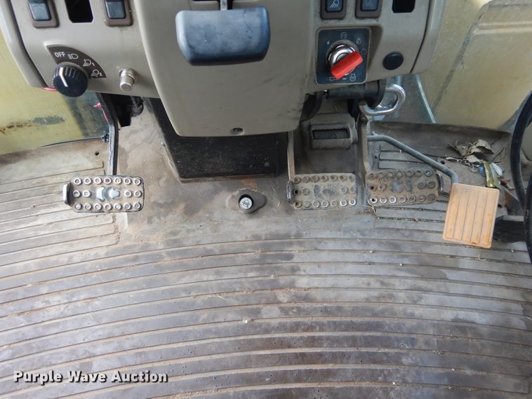 image for item DH3581 2005 John Deere 6615 tractor with Diamond side boom mower