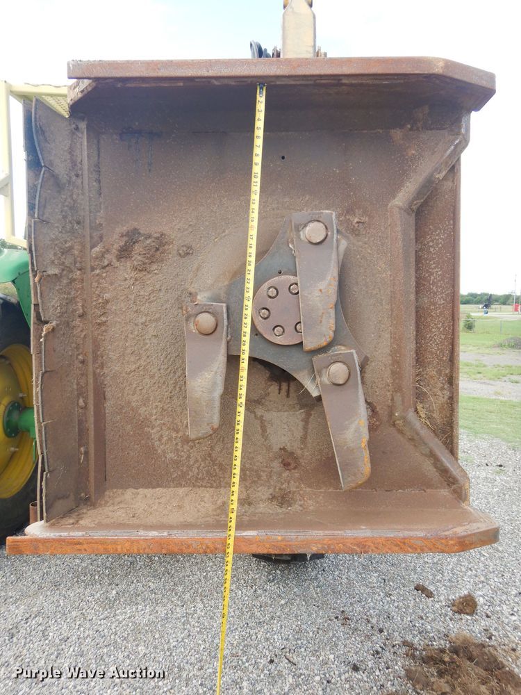 image for item DH3581 2005 John Deere 6615 tractor with Diamond side boom mower