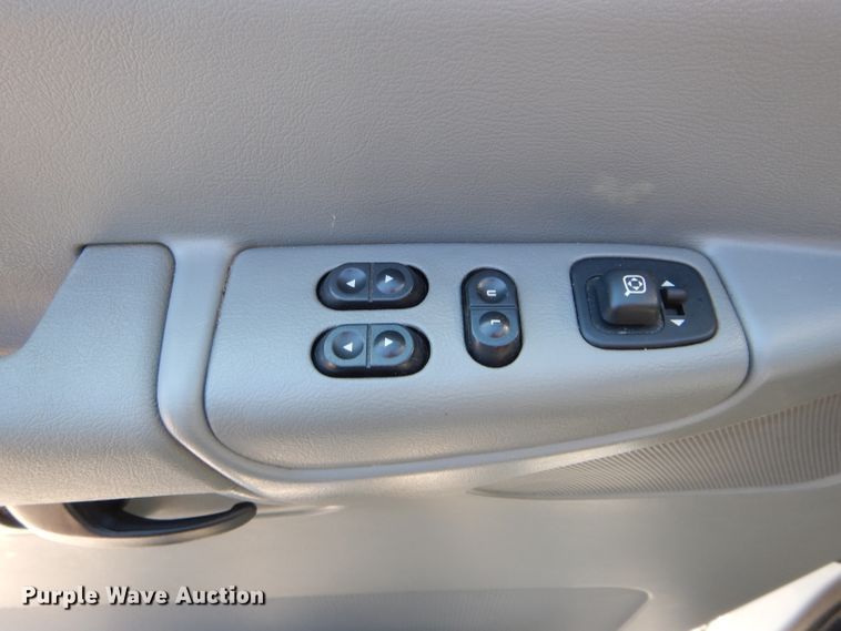 image for item DH6111 2008 Ford E450 Super Duty ambulance