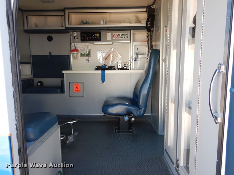image for item DH6111 2008 Ford E450 Super Duty ambulance