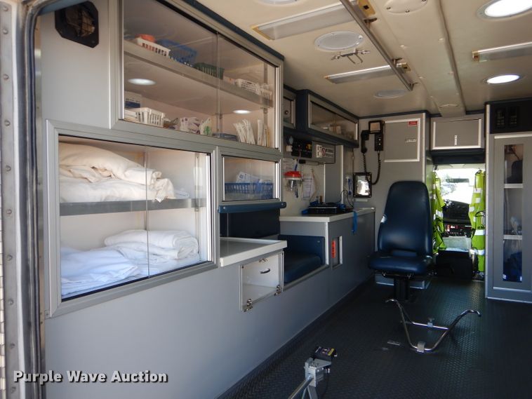 image for item DH6111 2008 Ford E450 Super Duty ambulance