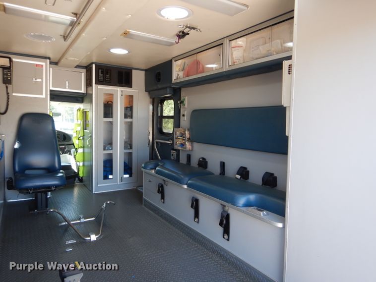 image for item DH6111 2008 Ford E450 Super Duty ambulance