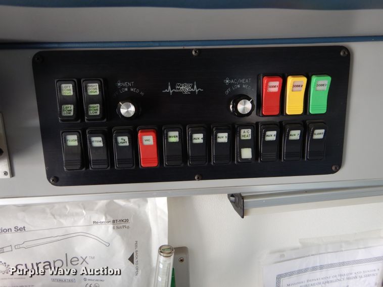 image for item DH6111 2008 Ford E450 Super Duty ambulance