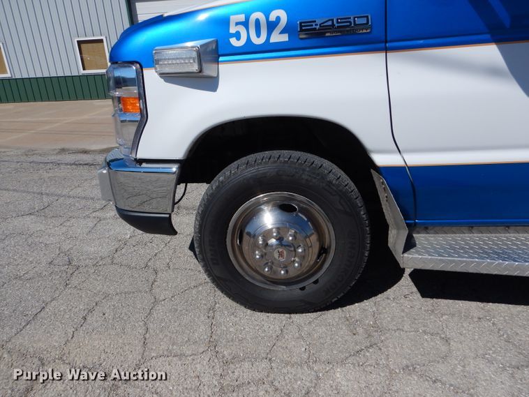 image for item DH6111 2008 Ford E450 Super Duty ambulance