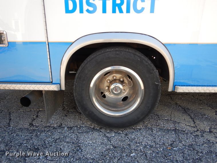 image for item DH6111 2008 Ford E450 Super Duty ambulance