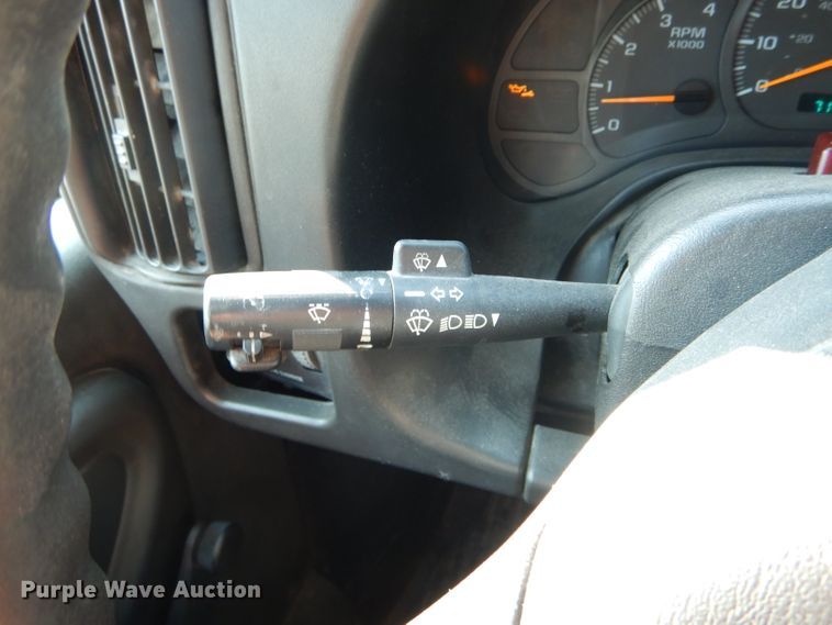 image for item DH6140 2004 Chevrolet C7500 oil distributor truck