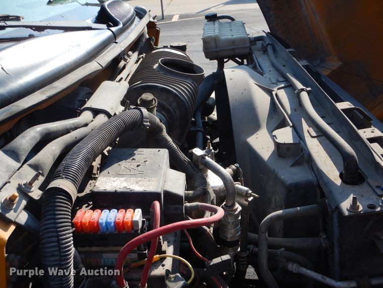 image for item DH6140 2004 Chevrolet C7500 oil distributor truck