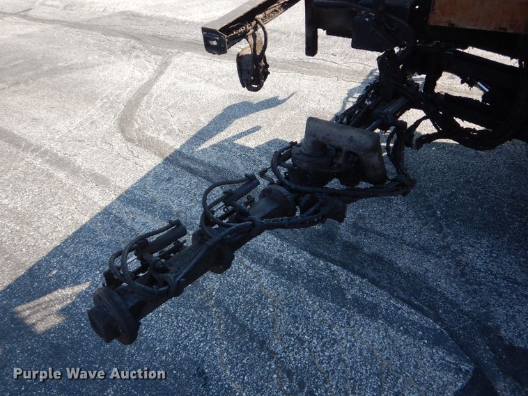 image for item DH6140 2004 Chevrolet C7500 oil distributor truck