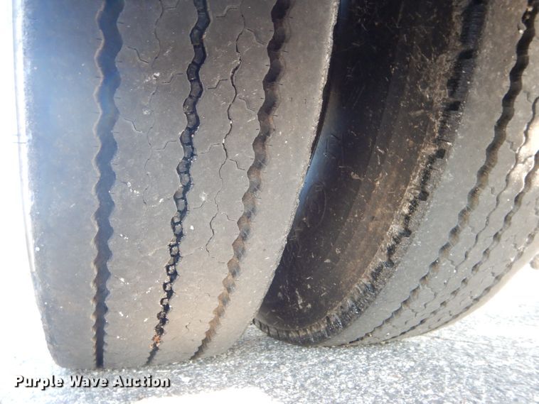 image for item DH6140 2004 Chevrolet C7500 oil distributor truck