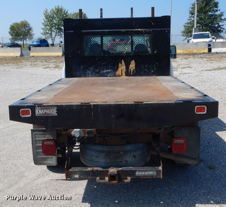 image for item DH6142 2009 Ford F250 Super Duty XL flatbed pickup truck