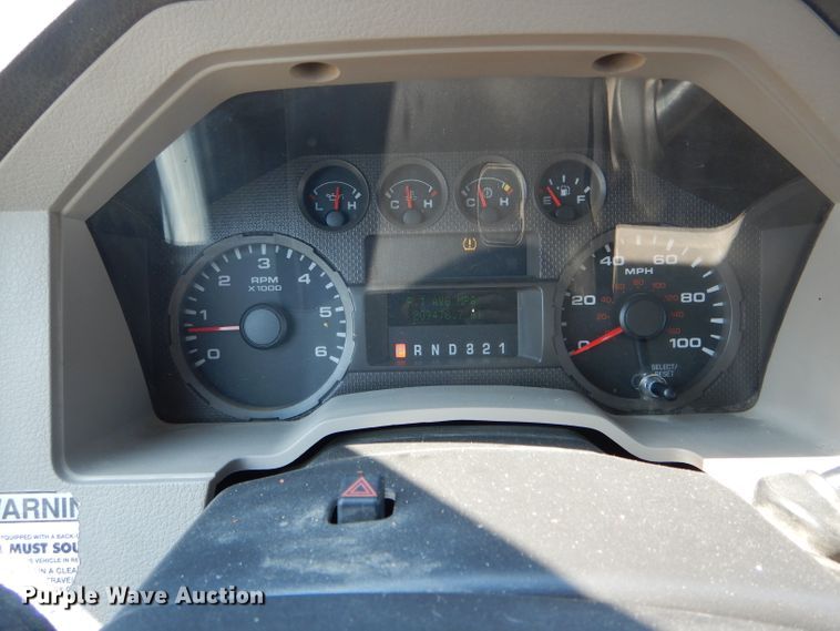 image for item DH6142 2009 Ford F250 Super Duty XL flatbed pickup truck