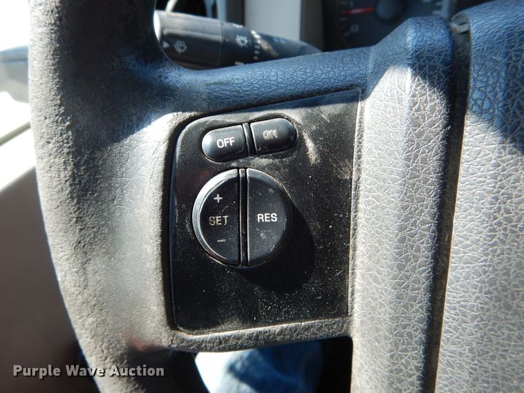 image for item DH6142 2009 Ford F250 Super Duty XL flatbed pickup truck