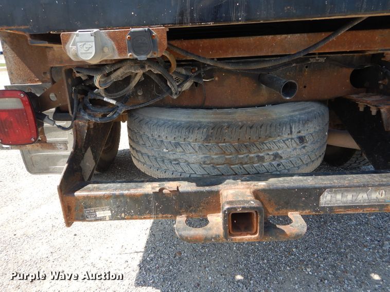 image for item DH6142 2009 Ford F250 Super Duty XL flatbed pickup truck