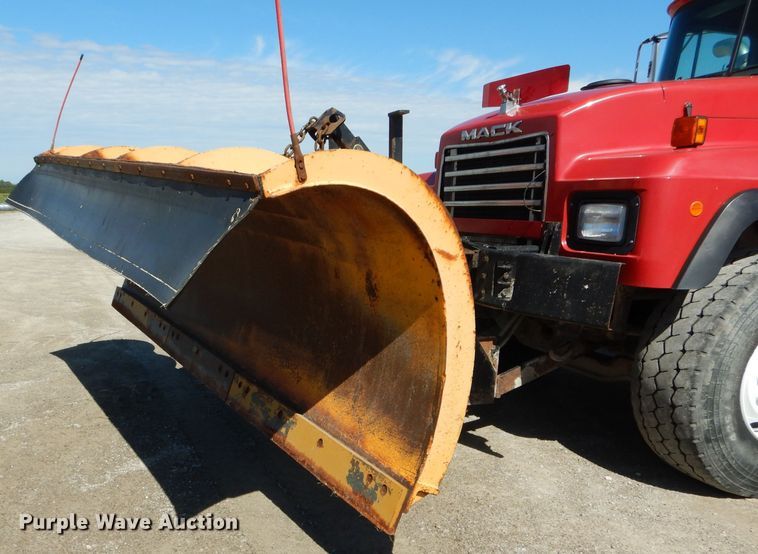 image for item DH6155 1998 Mack RD dump truck