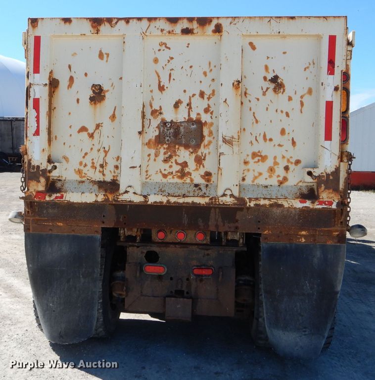 image for item DH6156 1993 Mack RD690S dump truck