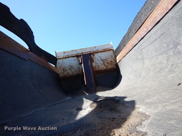 image for item DH6156 1993 Mack RD690S dump truck