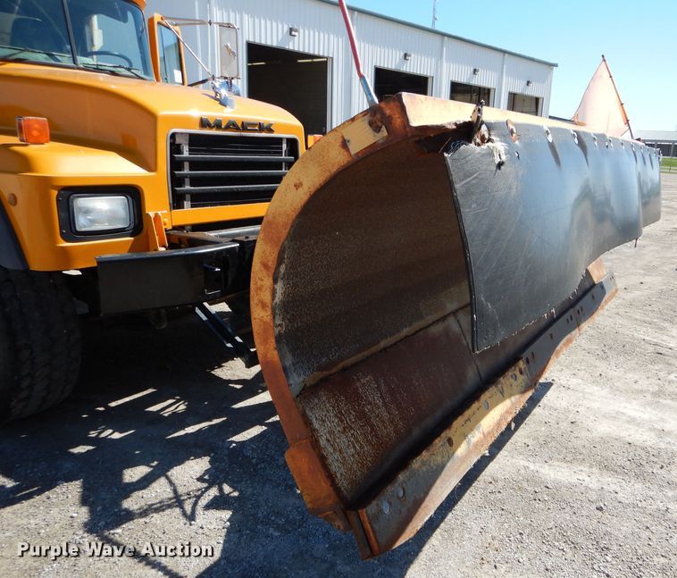 image for item DH6156 1993 Mack RD690S dump truck