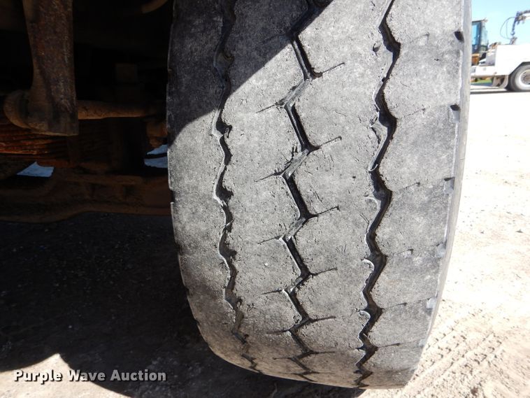 image for item DH6156 1993 Mack RD690S dump truck