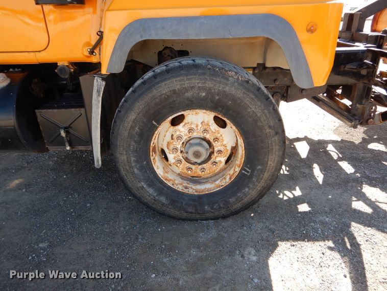 image for item DH6156 1993 Mack RD690S dump truck