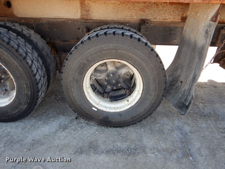 image for item DH6156 1993 Mack RD690S dump truck