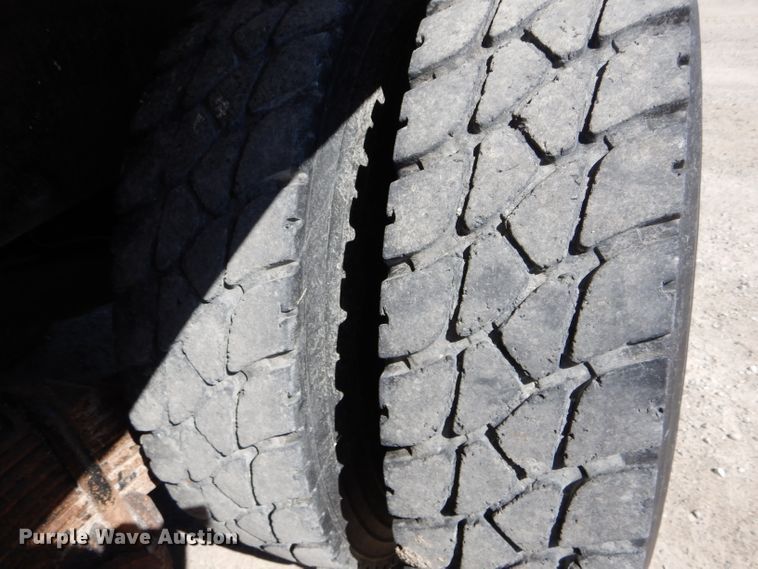 image for item DH6156 1993 Mack RD690S dump truck