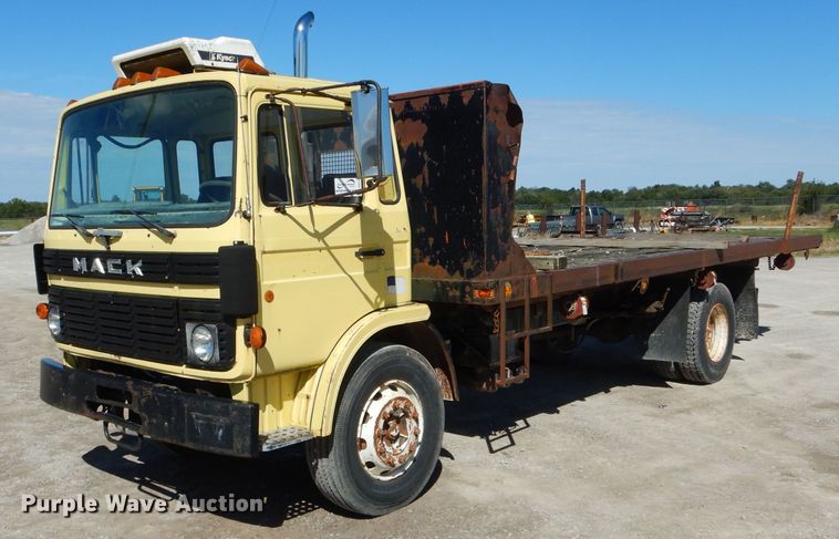 image for item DH6158 1984 Mack flatbed truck