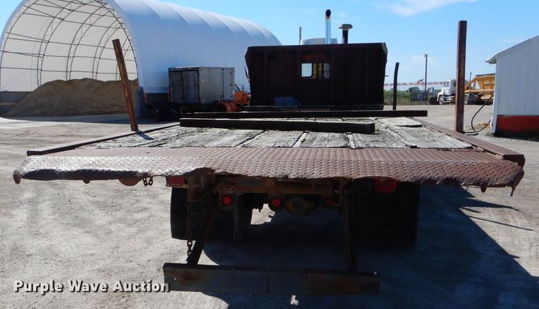 image for item DH6158 1984 Mack flatbed truck