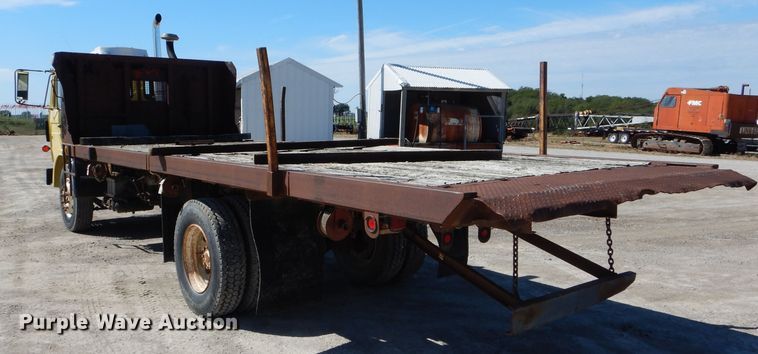 image for item DH6158 1984 Mack flatbed truck